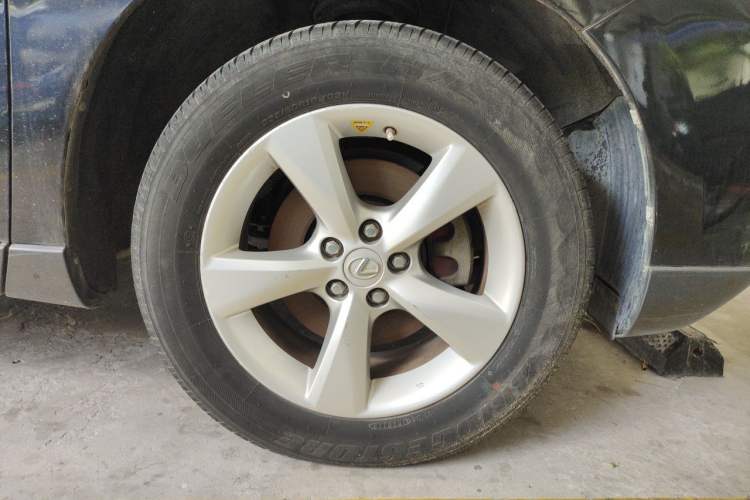 Used Lexus RX Classic 2010 350 Elegant Edition Right Front Wheel Hub