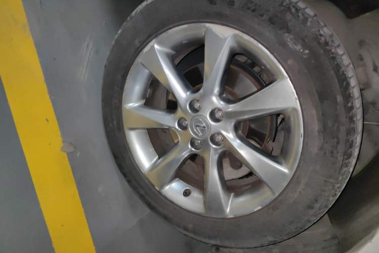Used Lexus RX Classic 2010 350 Elegant Edition Right Front Wheel Hub