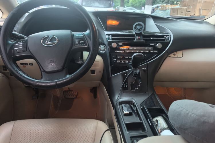 Used Lexus RX Classic 2011 270 Luxury Edition Center Console