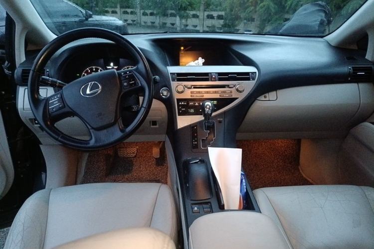 Used Lexus RX Classic 2011 270 Luxury Edition Center Console