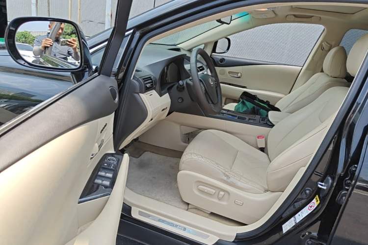 Used Lexus RX Classic 2011 270 Elegant Edition Driver Seat