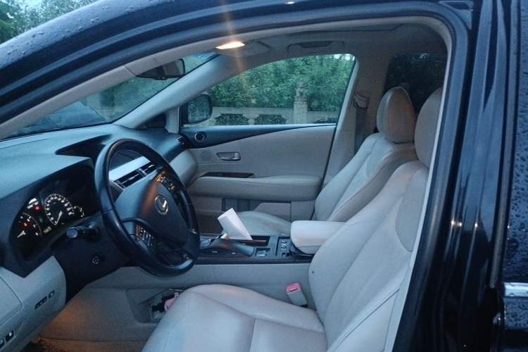 Used Lexus RX Classic 2011 270 Luxury Edition Left Front Seat
