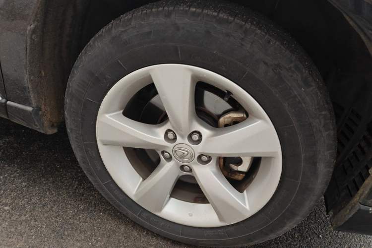 Used Lexus RX Classic 2011 270 Luxury Edition Right Front Wheel Hub
