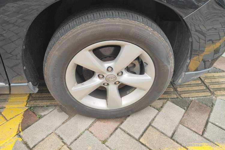 Used Lexus RX Classic 2011 270 Elegant Edition Right Front Wheel Hub