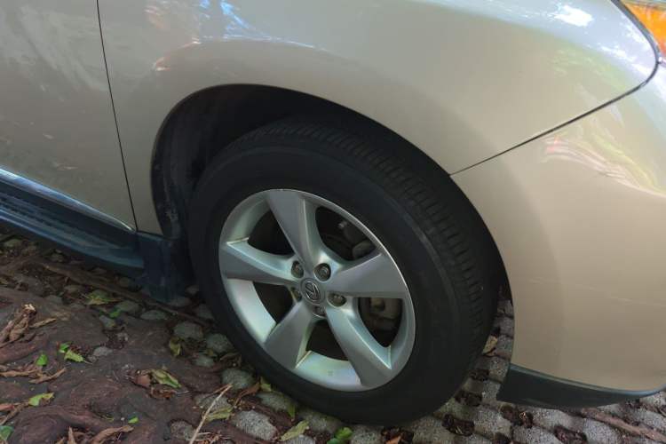 Used Lexus RX Classic 2011 270 Luxury Edition Right Front Wheel Hub