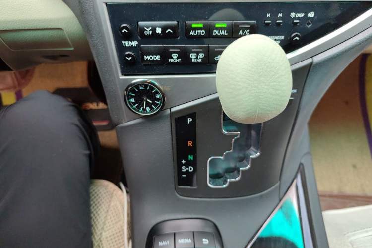 Used Lexus RX Classic 2011 270 Elegant Edition Gear Lever