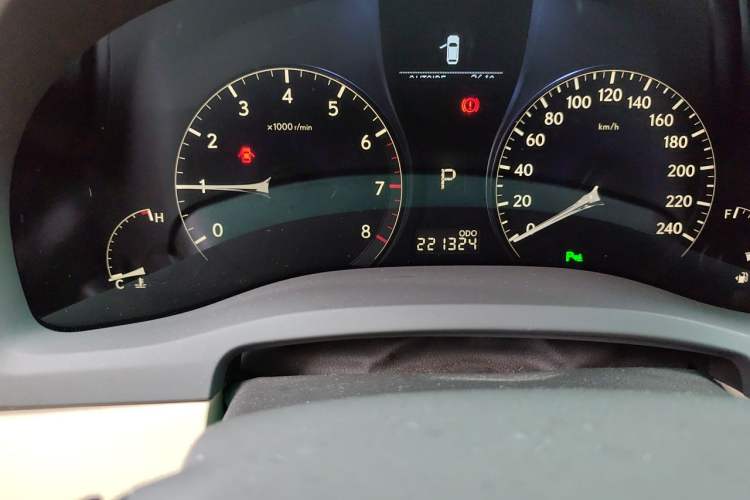Used Lexus RX Classic 2011 270 Elegant Edition Odometer Close Up
