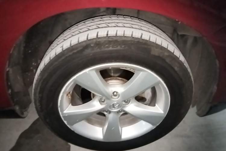 Used Lexus RX Classic 2011 270 Luxury Edition Right Front Wheel Hub