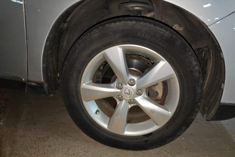 Used Lexus RX Classic 2011 270 Luxury Edition Right Front Wheel Hub