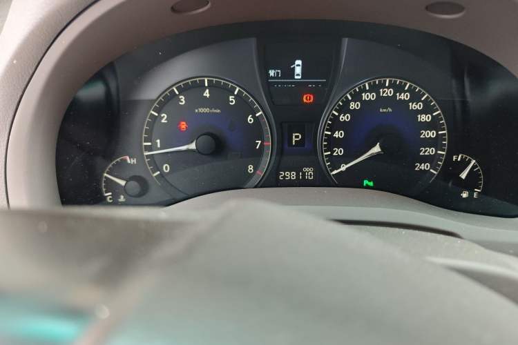 Used Lexus RX Classic 2011 270 Elegant Edition Odometer Close Up