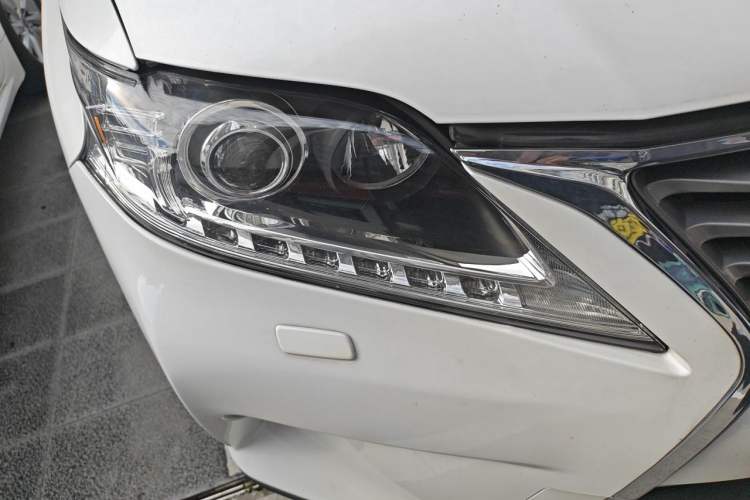 Used Lexus RX Classic 2011 270 Elite Edition Right Front Headlight