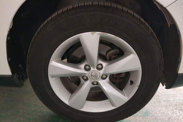 Used Lexus RX Classic 2011 270 Luxury Edition Right Front Wheel Hub