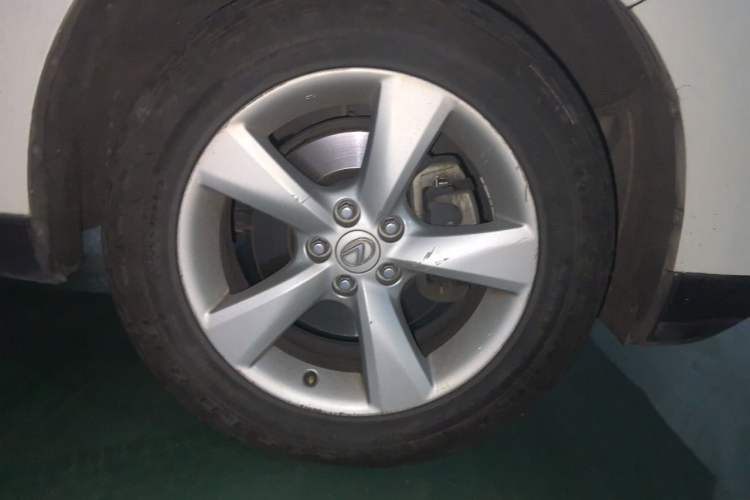 Used Lexus RX Classic 2011 270 Luxury Edition Right Front Wheel Hub