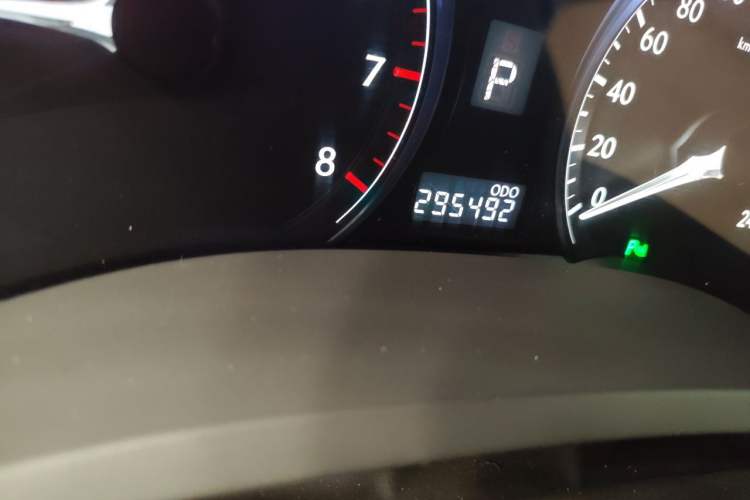 Used Lexus RX Classic 2011 270 Elegant Edition Odometer Close Up