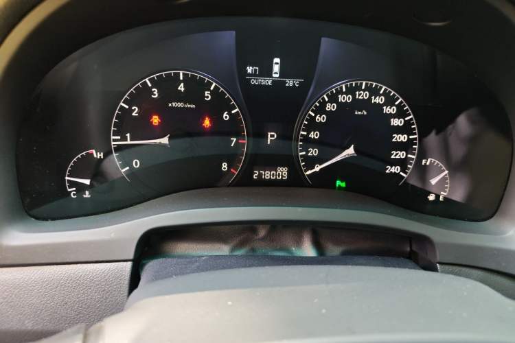 Used Lexus RX Classic 2011 270 Elegant Edition Odometer Close Up