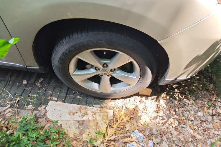 Used Lexus RX Classic 2011 270 Elegant Edition Right Front Wheel Hub