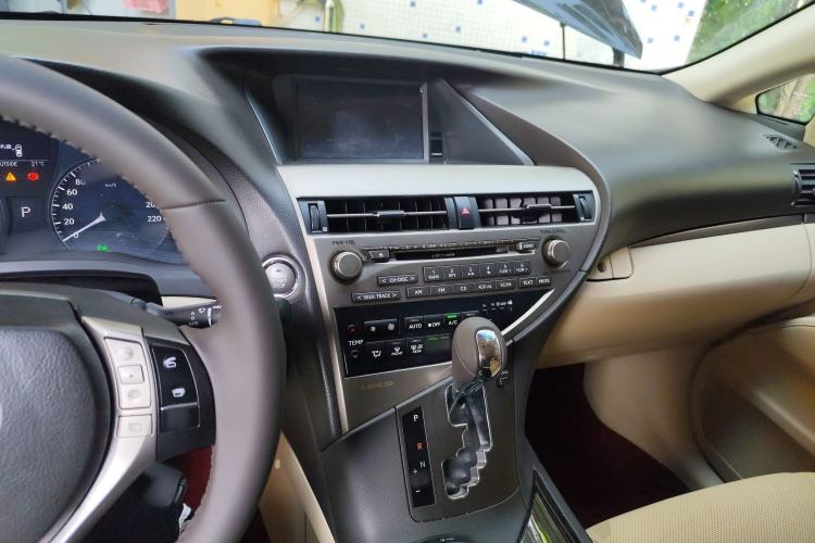 Used Lexus RX Classic 2012 270 Elegant Edition Center Console