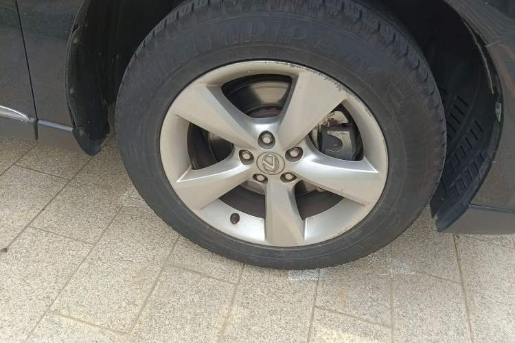 Used Lexus RX Classic 2012 270 Luxury Edition Right Front Wheel Hub