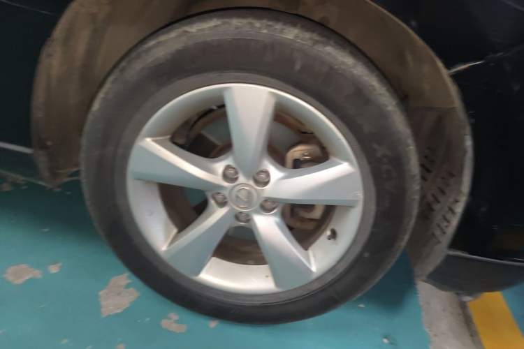 Used Lexus RX Classic 2012 270 Luxury Edition Right Front Wheel Hub