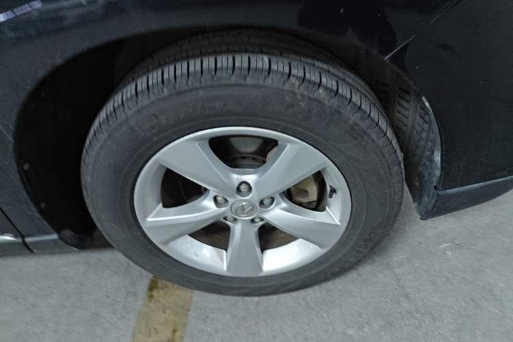 Used Lexus RX Classic 2012 270 Luxury Edition Right Front Wheel Hub