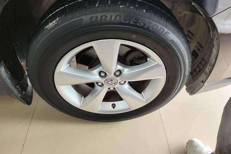 Used Lexus RX Classic 2012 270 Elegant Edition Right Front Wheel Hub