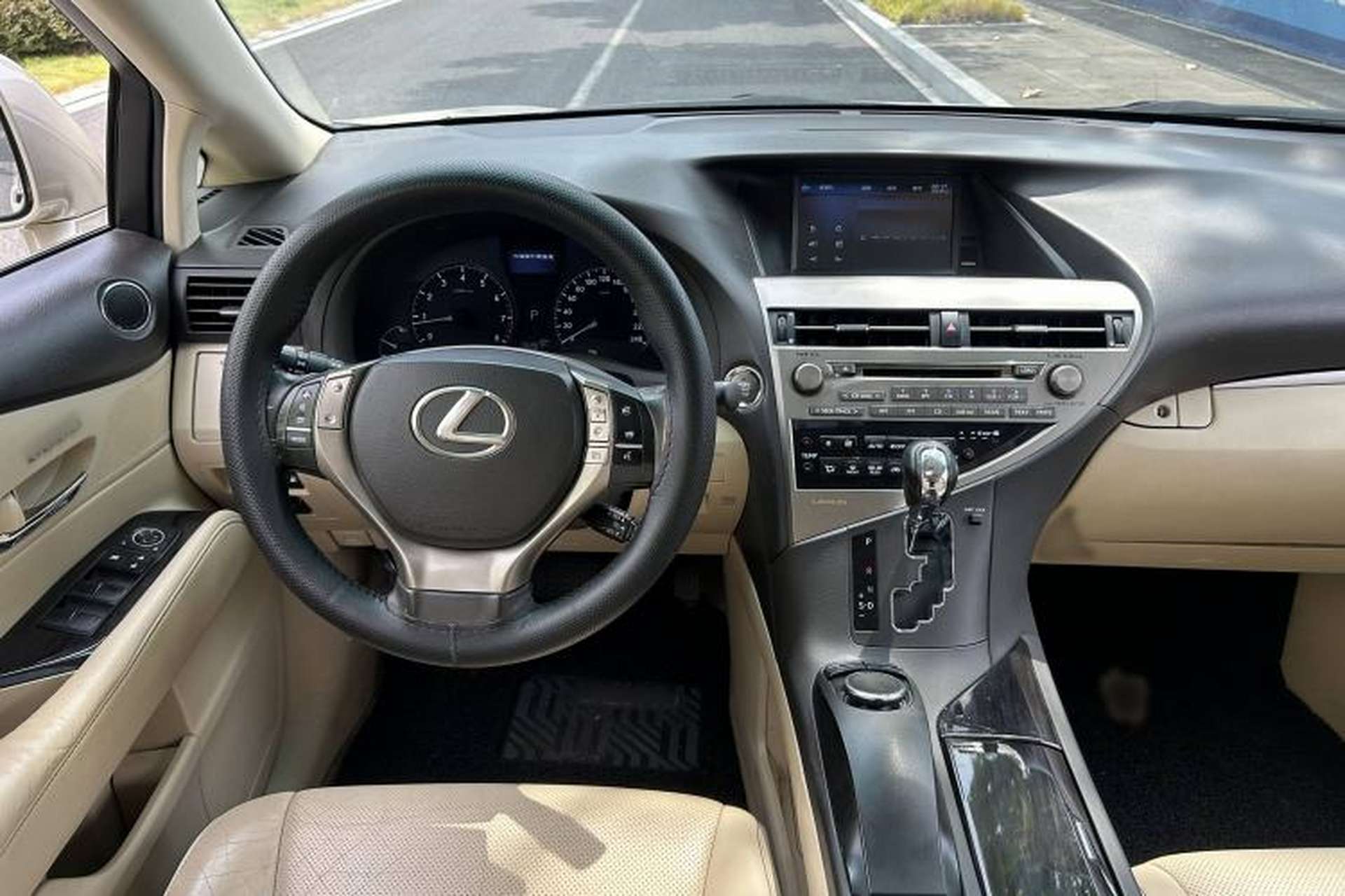 Used Lexus RX Classic 2012 270 Elegant Edition Interior 1
