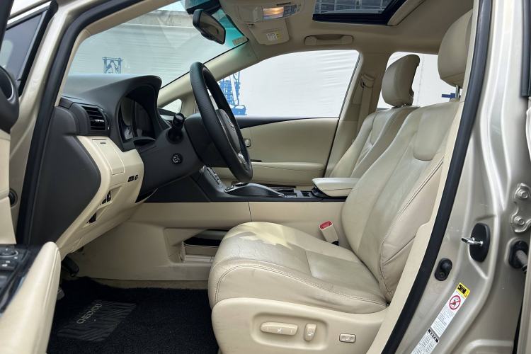 Used Lexus RX Classic 2012 270 Elegant Edition Interior 2