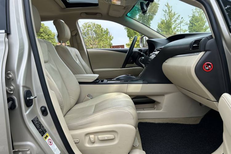 Used Lexus RX Classic 2012 270 Elegant Edition Interior 6
