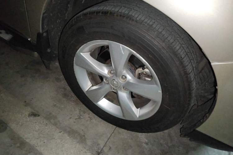 Used Lexus RX Classic 2012 270 Luxury Edition Right Front Wheel Hub