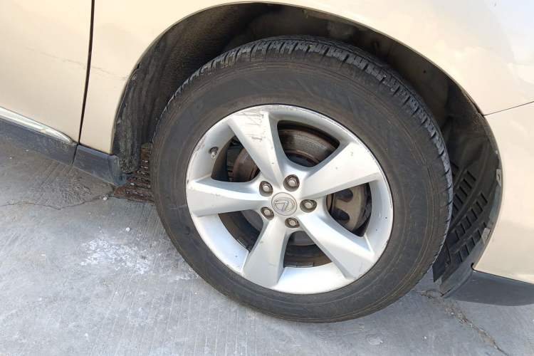 Used Lexus RX Classic 2012 270 Luxury Edition Right Front Wheel Hub