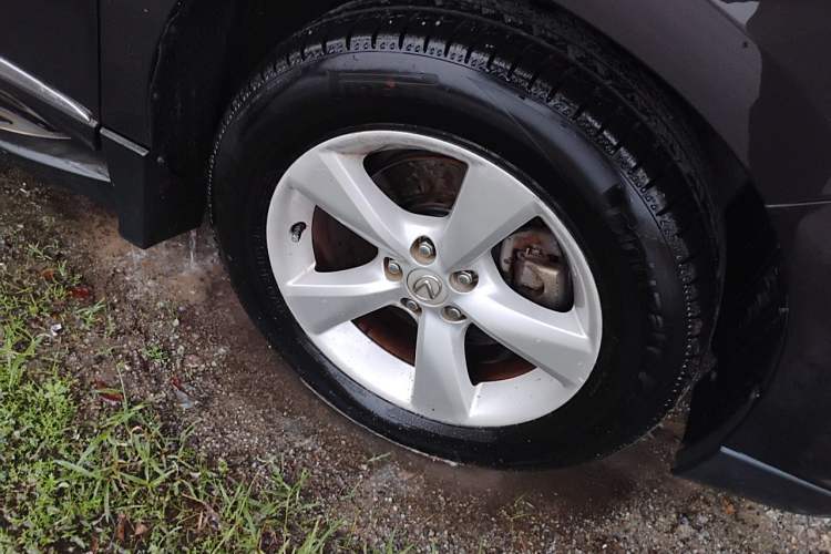 Used Lexus RX Classic 2012 270 Luxury Edition Right Front Wheel Hub
