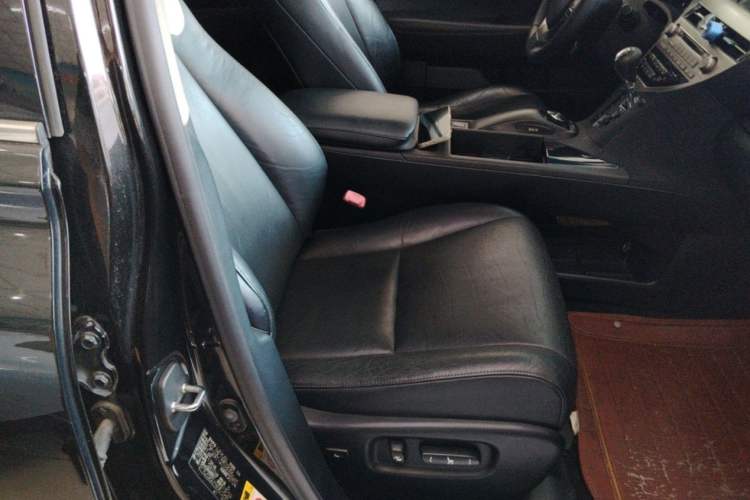 Used Lexus RX Classic 2012 270 Elegant Edition Interior 4