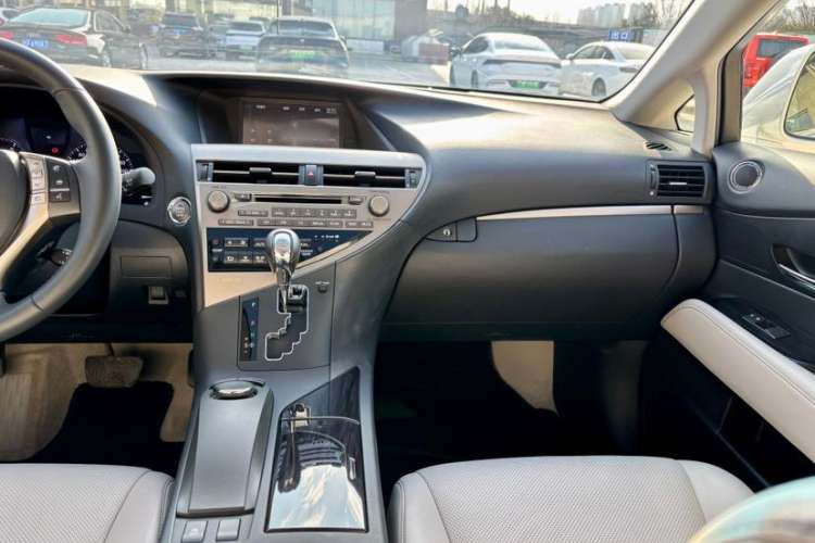 Used Lexus RX Classic 2012 270 Elegant Edition Interior 3