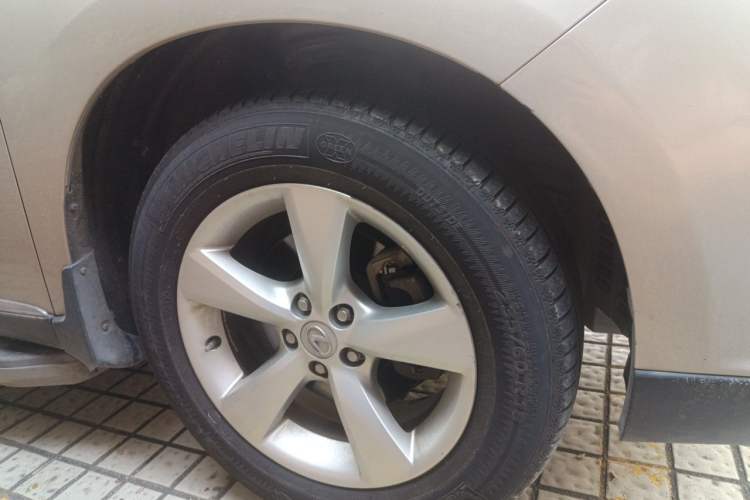 Used Lexus RX Classic 2012 270 Elegant Edition Right Front Wheel Hub