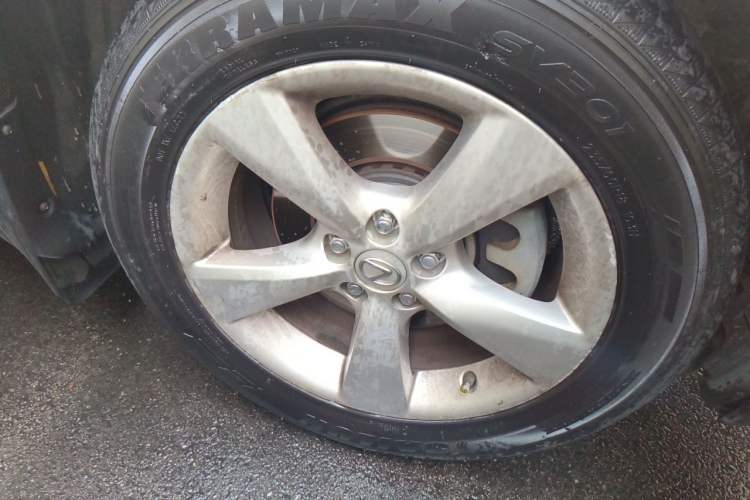 Used Lexus RX Classic 2012 270 Luxury Edition Right Front Wheel Hub