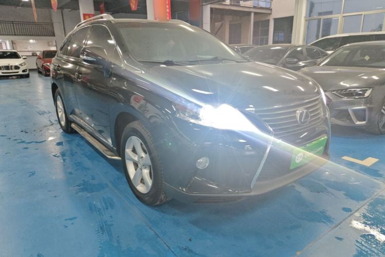 Used Lexus RX Classic 2013 270 Luxury Edition Front Right 45 Deg