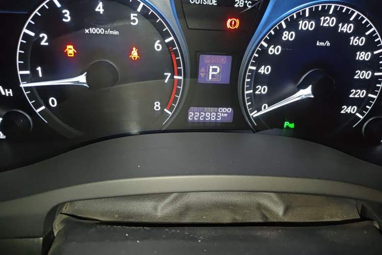 Used Lexus RX Classic 2013 270 Elite Edition Odometer Close Up