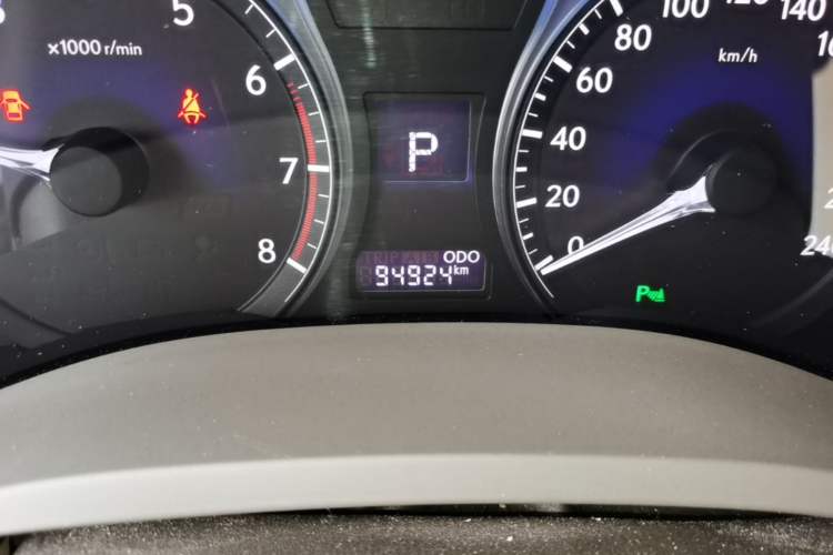 Used Lexus RX Classic 2013 270 Elite Edition Odometer Close Up