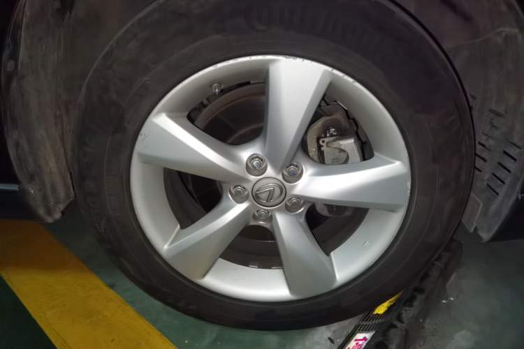 Used Lexus RX Classic 2013 270 Elite Edition Right Front Wheel Hub