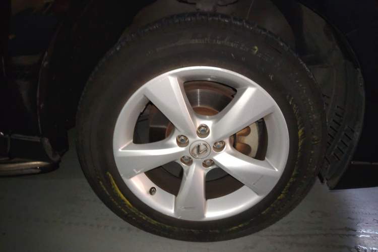 Used Lexus RX Classic 2013 270 Elite Edition Right Front Wheel Hub