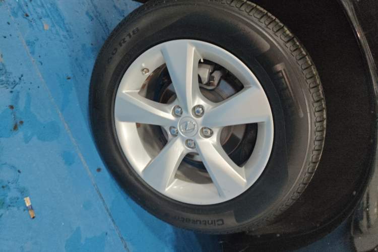 Used Lexus RX Classic 2013 270 Luxury Edition Right Rear Wheel Hub