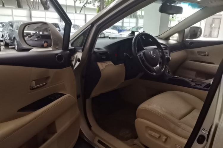 Used Lexus RX Classic 2013 270 Elegant Edition Driver Seat