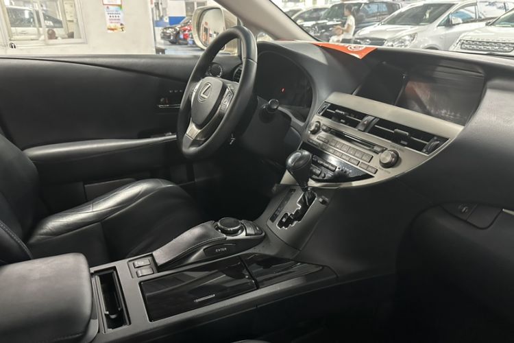 Used Lexus RX Classic 2013 270 Elite Edition Interior 8
