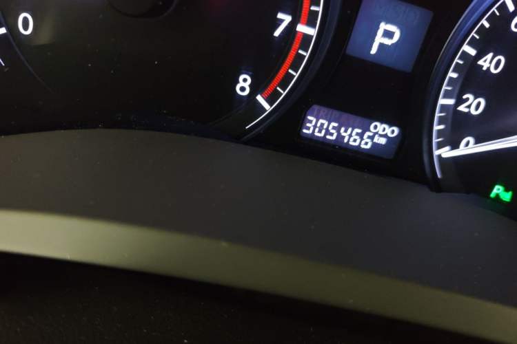 Used Lexus RX Classic 2013 270 Elite Edition Odometer Close Up