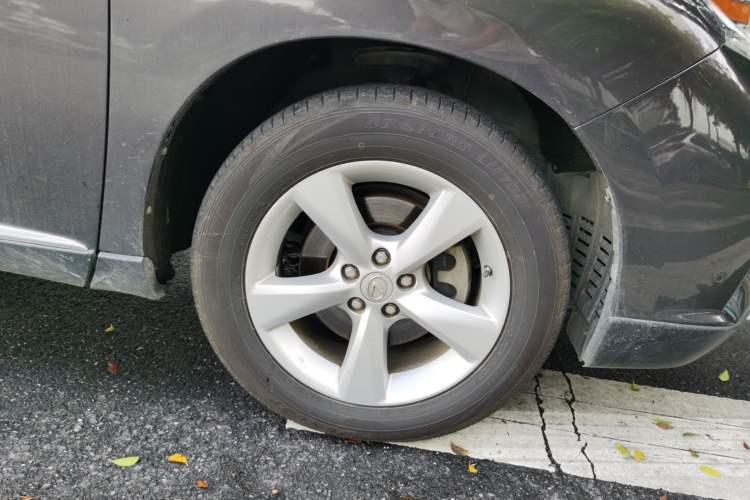 Used Lexus RX Classic 2013 270 Luxury Edition Right Front Wheel Hub