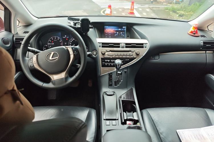Used Lexus RX Classic 2013 270 Elegant Edition Center Console