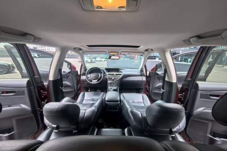 Used Lexus RX Classic 2013 270 Elite Edition Interior 10