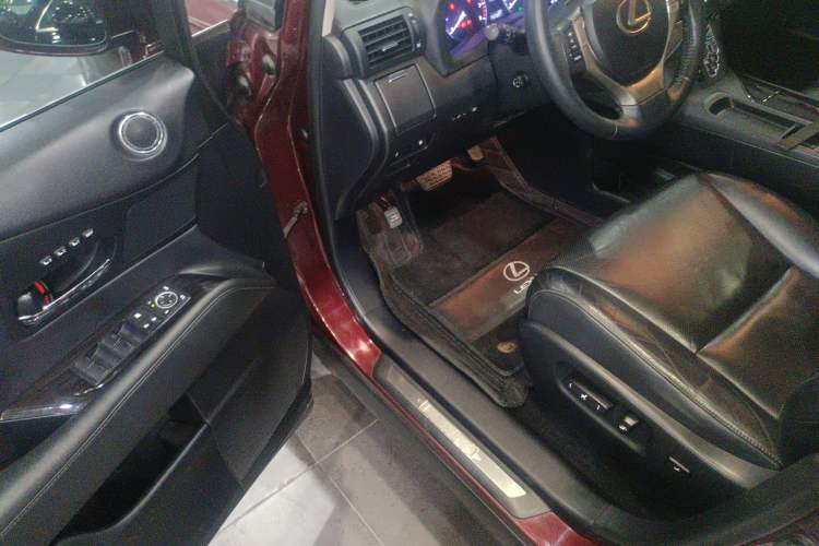 Used Lexus RX Classic 2013 270 Elite Edition Interior 2