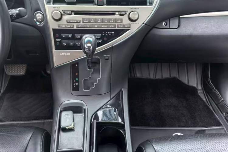 Used Lexus RX Classic 2013 270 Elite Edition Interior 9