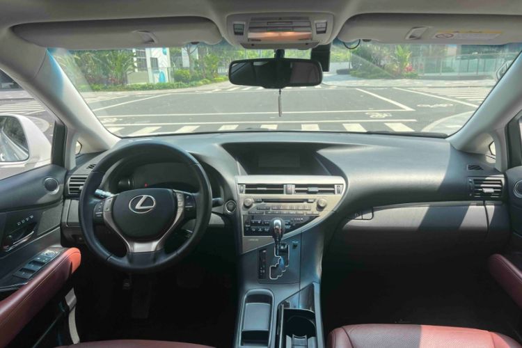 Used Lexus RX Classic 2013 270 Elegant Edition Interior 2